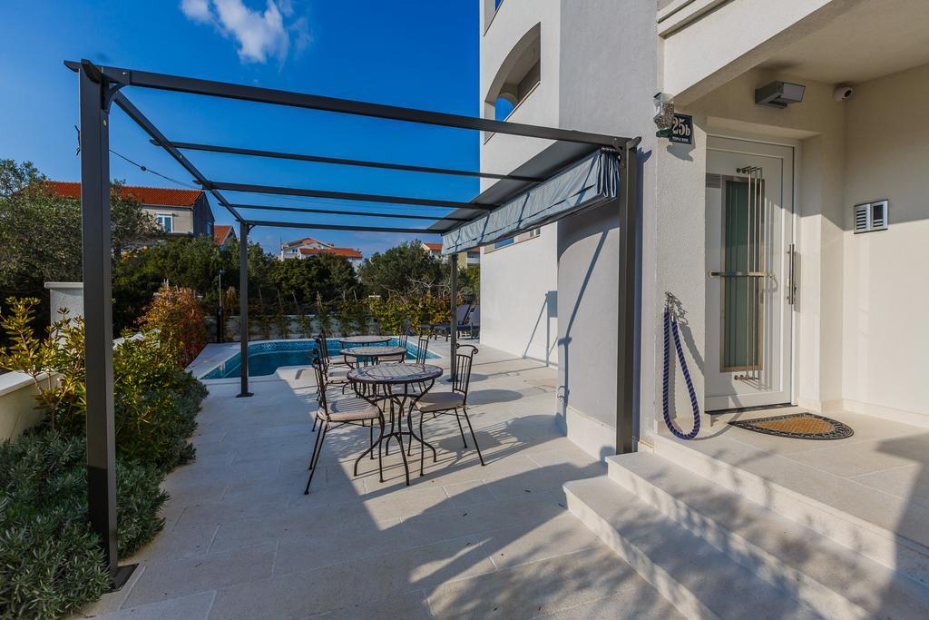 Villa Apartments Katja โตรกีร์ ภายนอก รูปภาพ