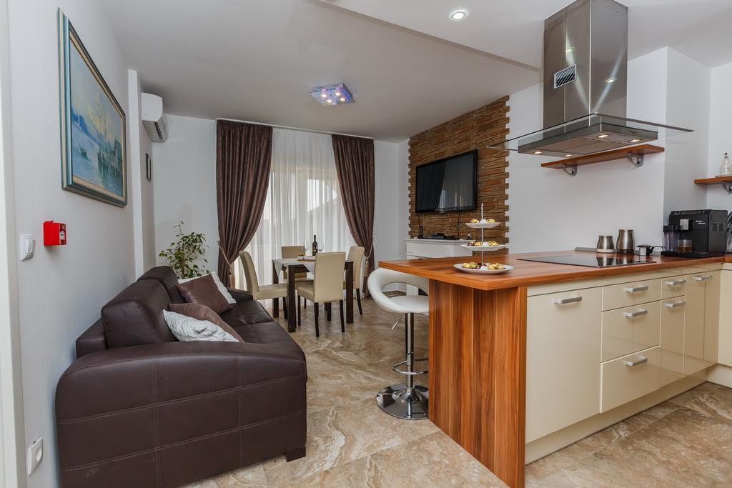 Villa Apartments Katja โตรกีร์ ภายนอก รูปภาพ