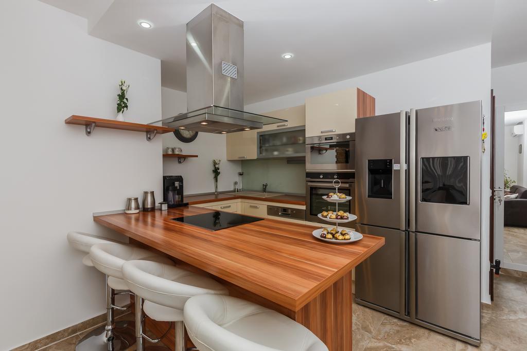Villa Apartments Katja โตรกีร์ ภายนอก รูปภาพ
