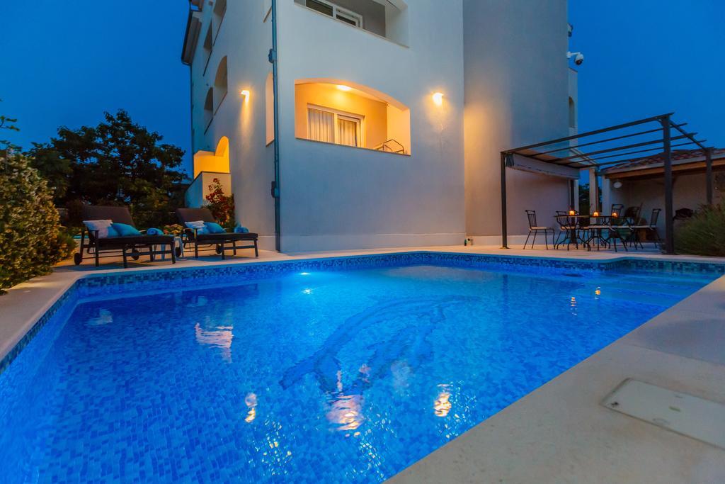 Villa Apartments Katja โตรกีร์ ภายนอก รูปภาพ