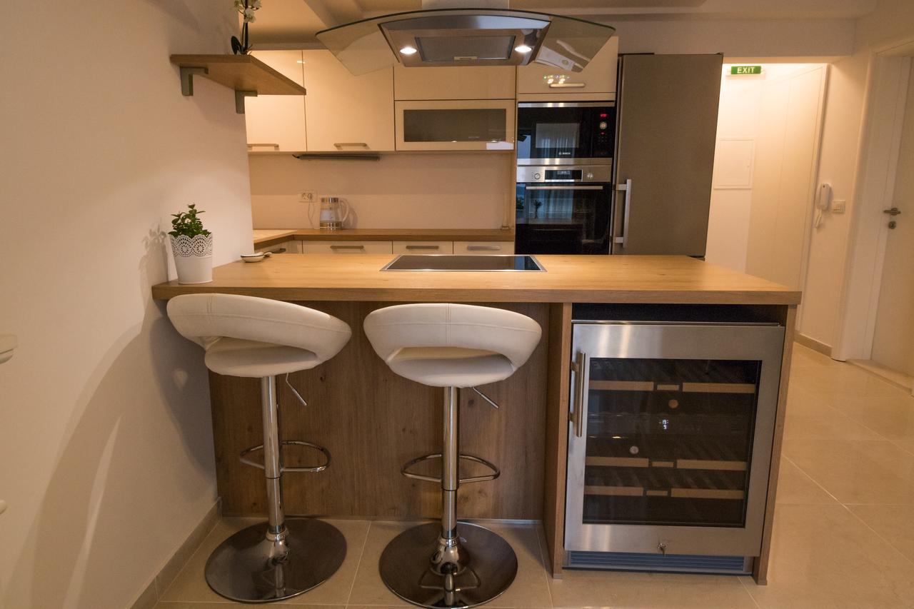 Villa Apartments Katja โตรกีร์ ภายนอก รูปภาพ