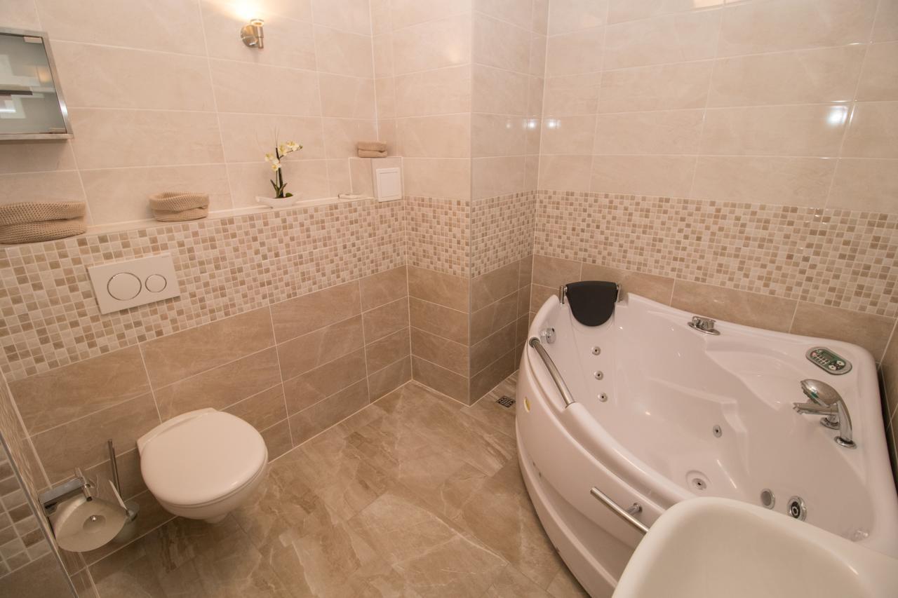 Villa Apartments Katja โตรกีร์ ภายนอก รูปภาพ
